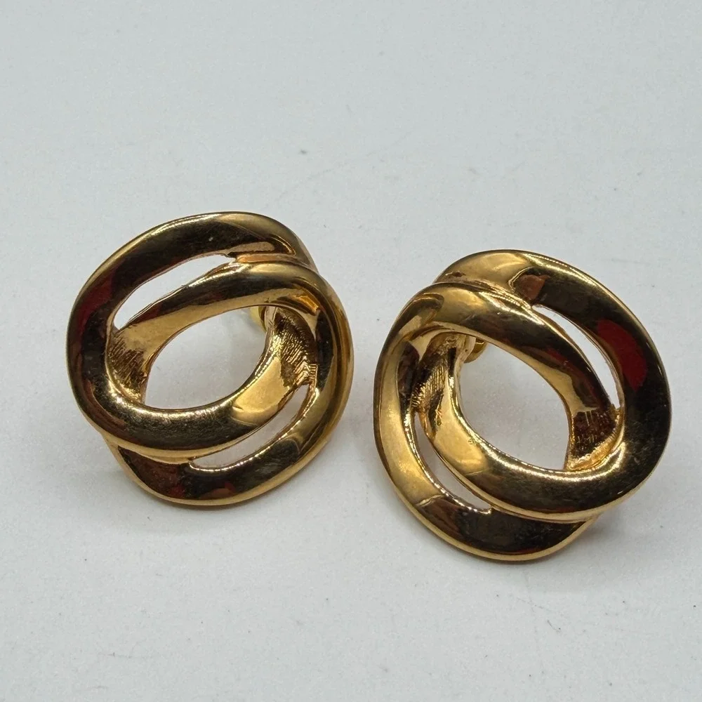 Gold Tone Interlocking Knot Stud Earrings Chunky Statement Y2K Minimalist Gift